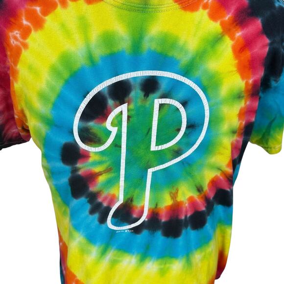 New Era Philadelphia Phillies T-Shirt Mens Medium Multi Rainbow Tie-Dye Pullover - Picture 2 of 10